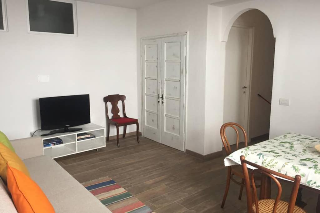 Aubert 64 Apartment Аоста Екстериор снимка